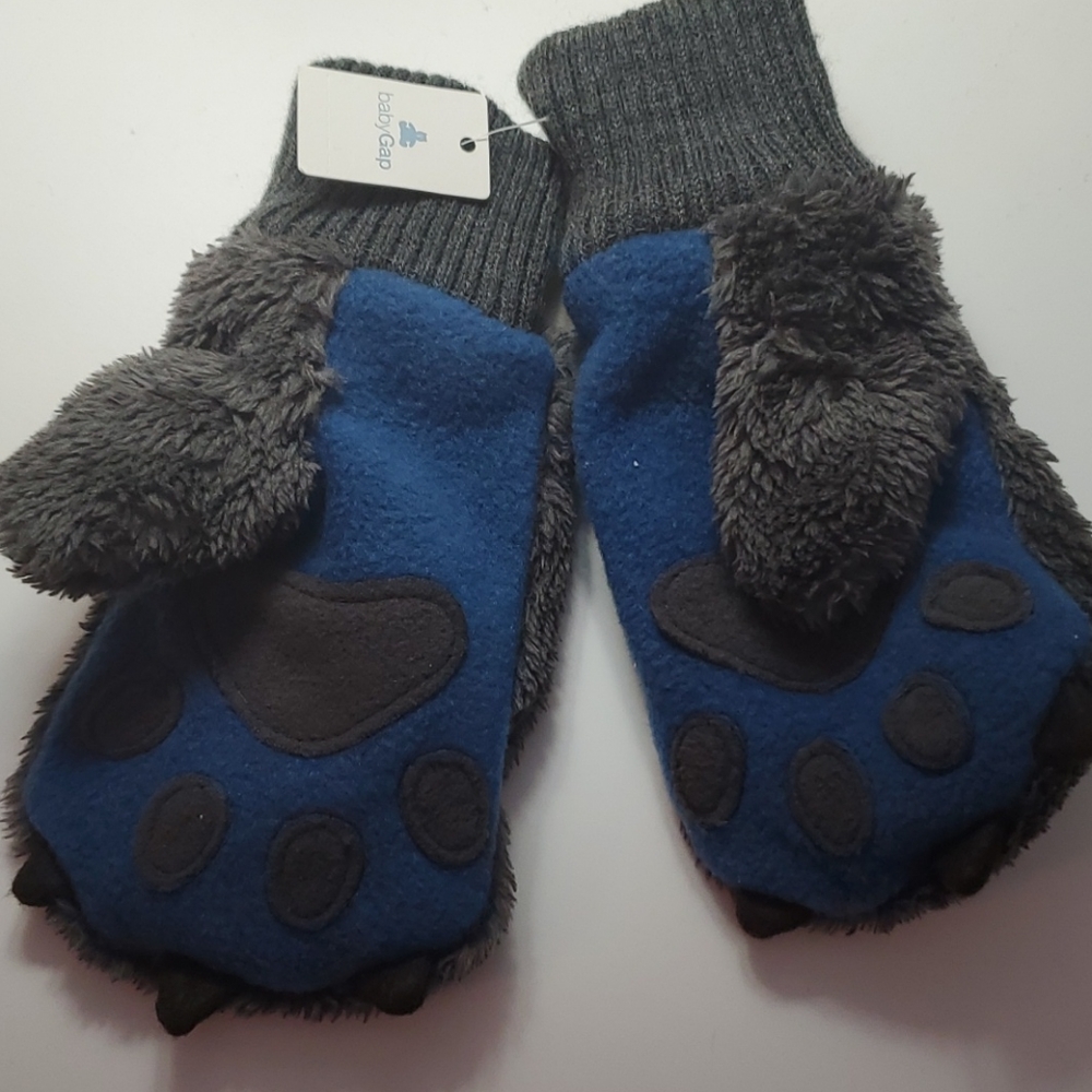 NWT baby Gap mittens medium